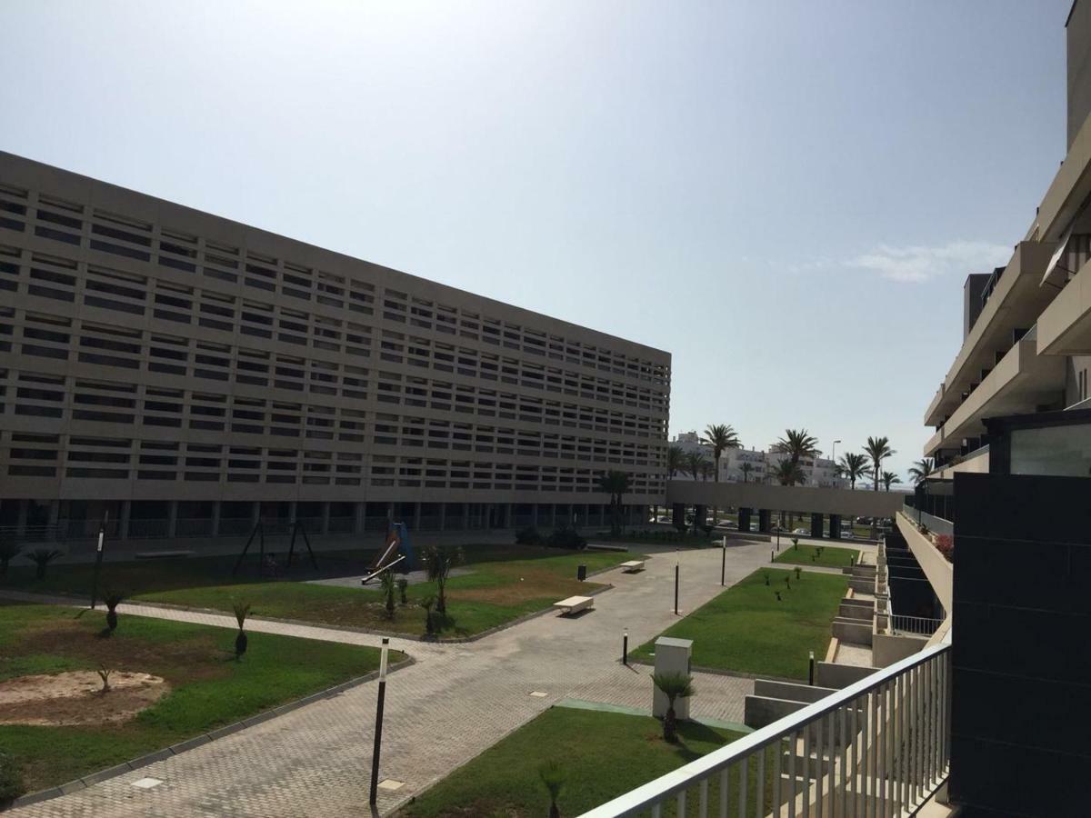 Apartamento Lujo, Primera Linea Playa, Garaje, Wifi, Piscina Climatizada Roquetas de Mar Luaran gambar