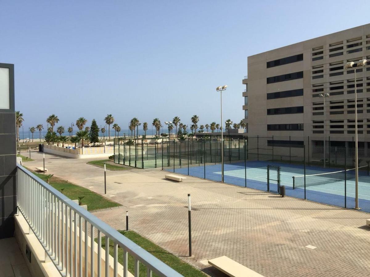 Apartamento Lujo, Primera Linea Playa, Garaje, Wifi, Piscina Climatizada Roquetas de Mar Luaran gambar