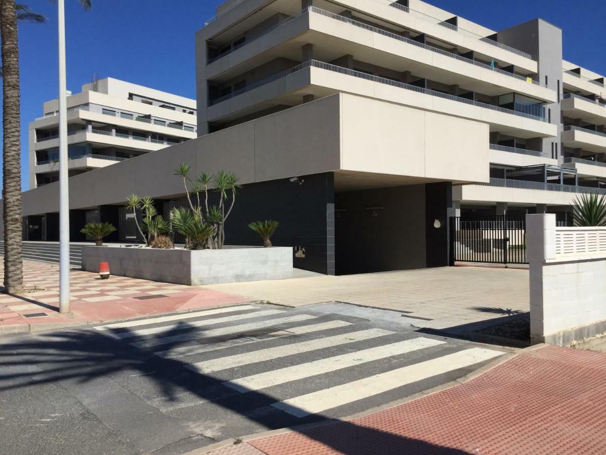 Apartamento Lujo, Primera Linea Playa, Garaje, Wifi, Piscina Climatizada Roquetas de Mar Luaran gambar